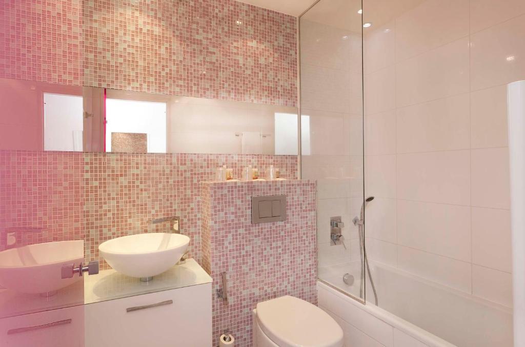 Hotel Color Design 3*